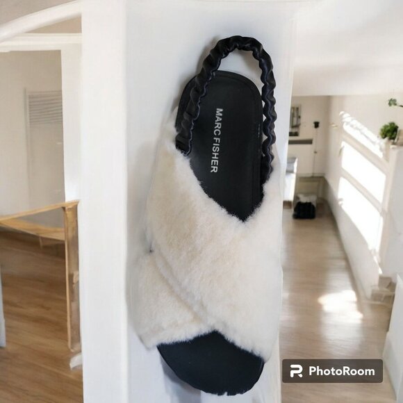 Marc Fisher Women's Faux Fur Cross Band Slide Sandals Rubber Sole 7M - Picture 2 of 8